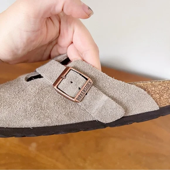 Birkenstock • Boston Clogs taupe suede leather soft footbed slip on buckle - Picture 7 of 11